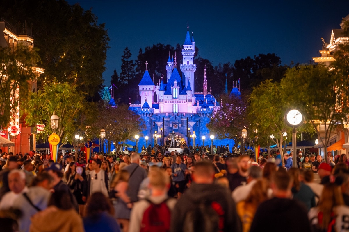 April 2026 Disneyland Crowd Calendar